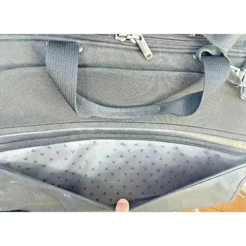 TUMI Alpha 21